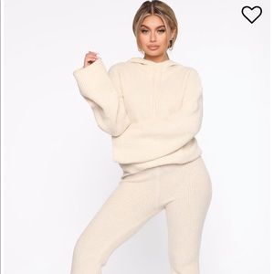 Fashion Nova Cream Knit Set Size M - WORN ONCE!